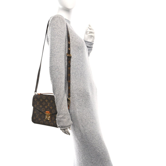 Monogram Pochette Metis