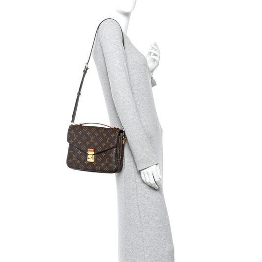 Monogram Pochette Metis