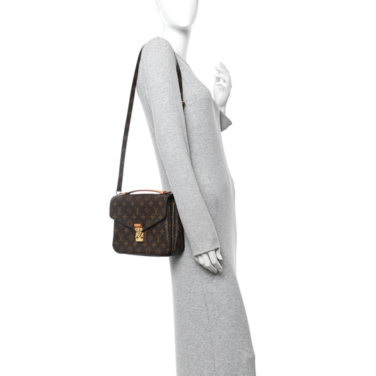 Monogram Pochette Metis