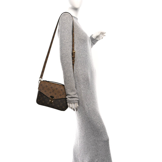 Reverse Monogram Pochette Metis