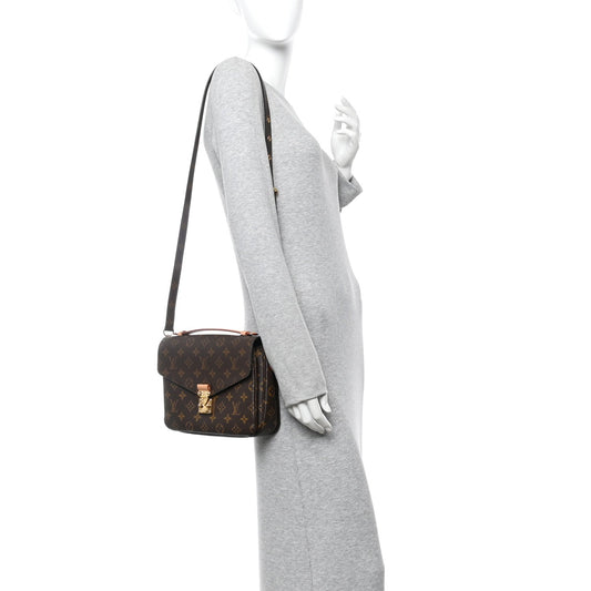 Monogram Pochette Metis