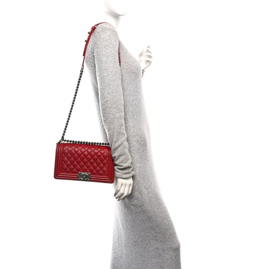 Caviar Quilted Medium Boy Flap Red