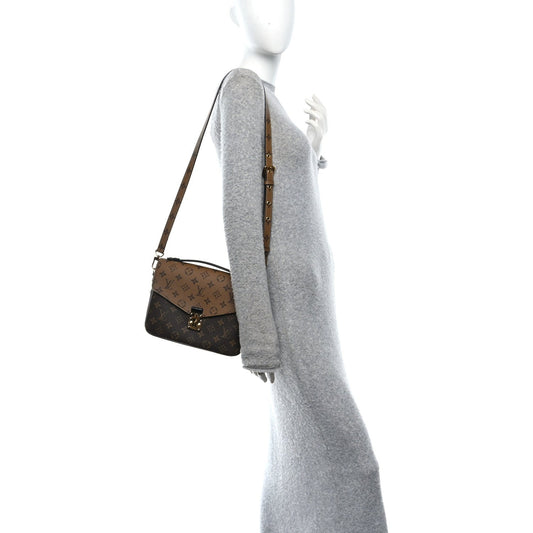 Reverse Monogram Pochette Metis
