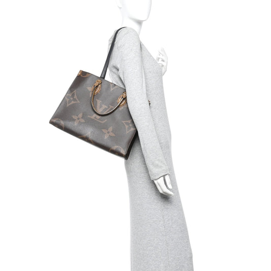 Reverse Monogram Giant Onthego MM