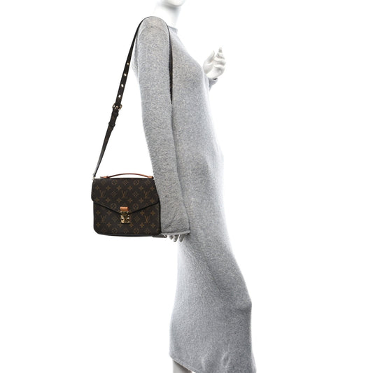 Monogram Pochette Metis
