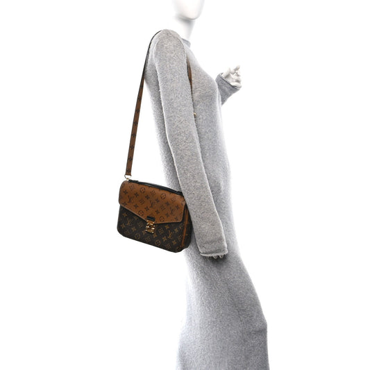 Reverse Monogram Pochette Metis