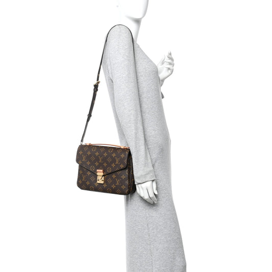Monogram Pochette Metis