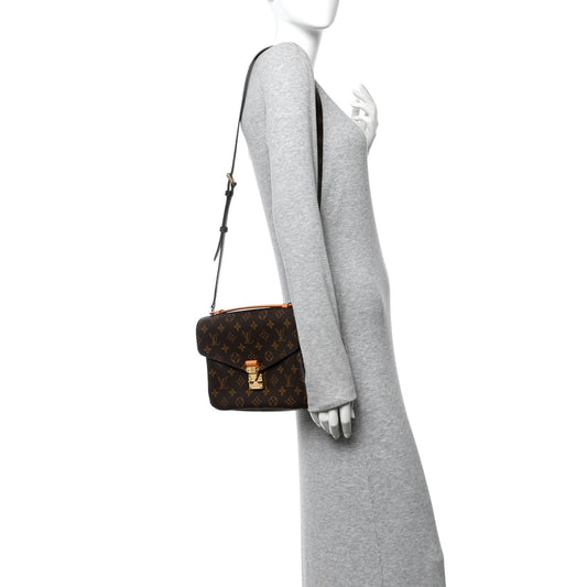 Monogram Pochette Metis
