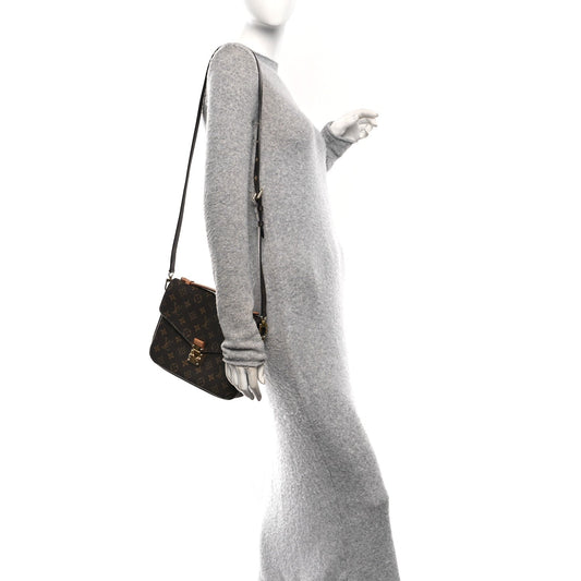 Monogram Pochette Metis