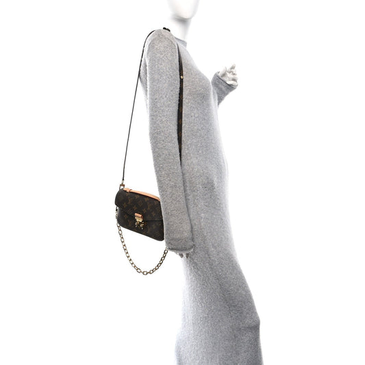 Monogram Pochette Metis East West