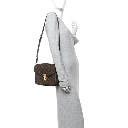 Monogram Pochette Metis