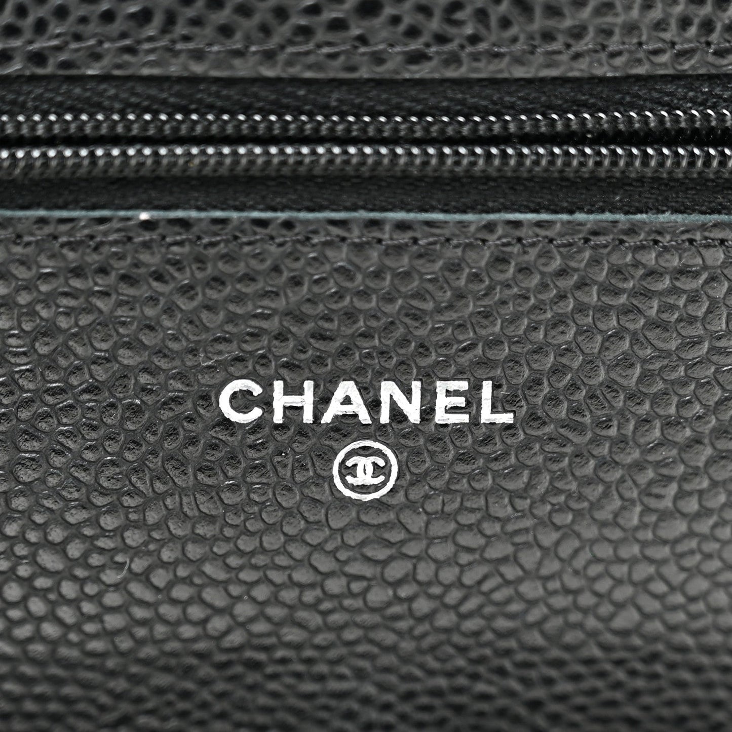 Caviar Quilted Wallet on Chain WOC Black