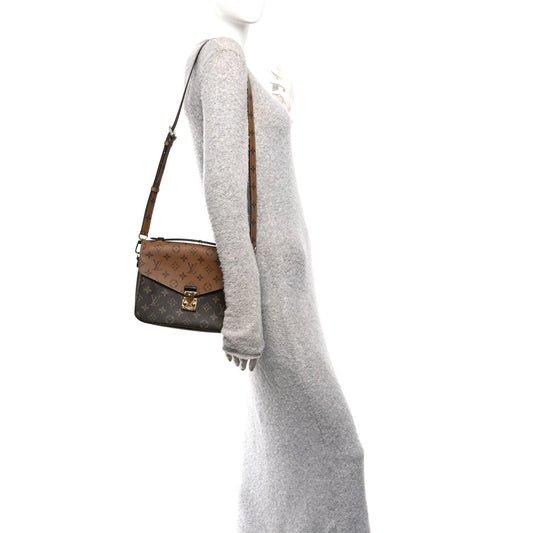 Reverse Monogram Pochette Metis