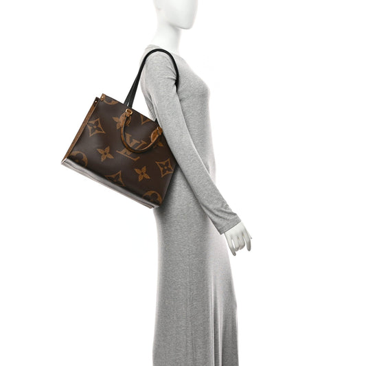 Reverse Monogram Giant Onthego MM
