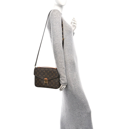 Monogram Pochette Metis