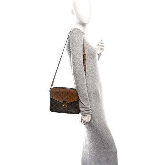 Reverse Monogram Pochette Metis