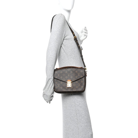 Monogram Pochette Metis