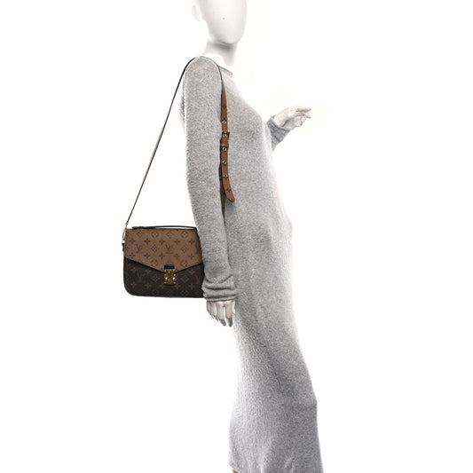 Reverse Monogram Pochette Metis
