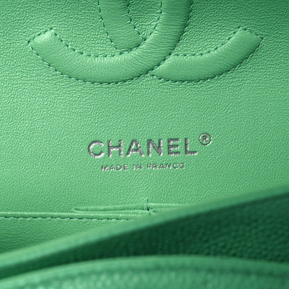Caviar Chevron Quilted Medium Double Flap Green