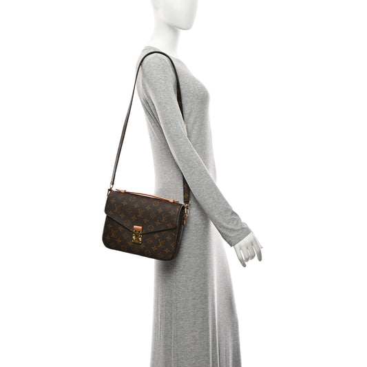 Monogram Pochette Metis