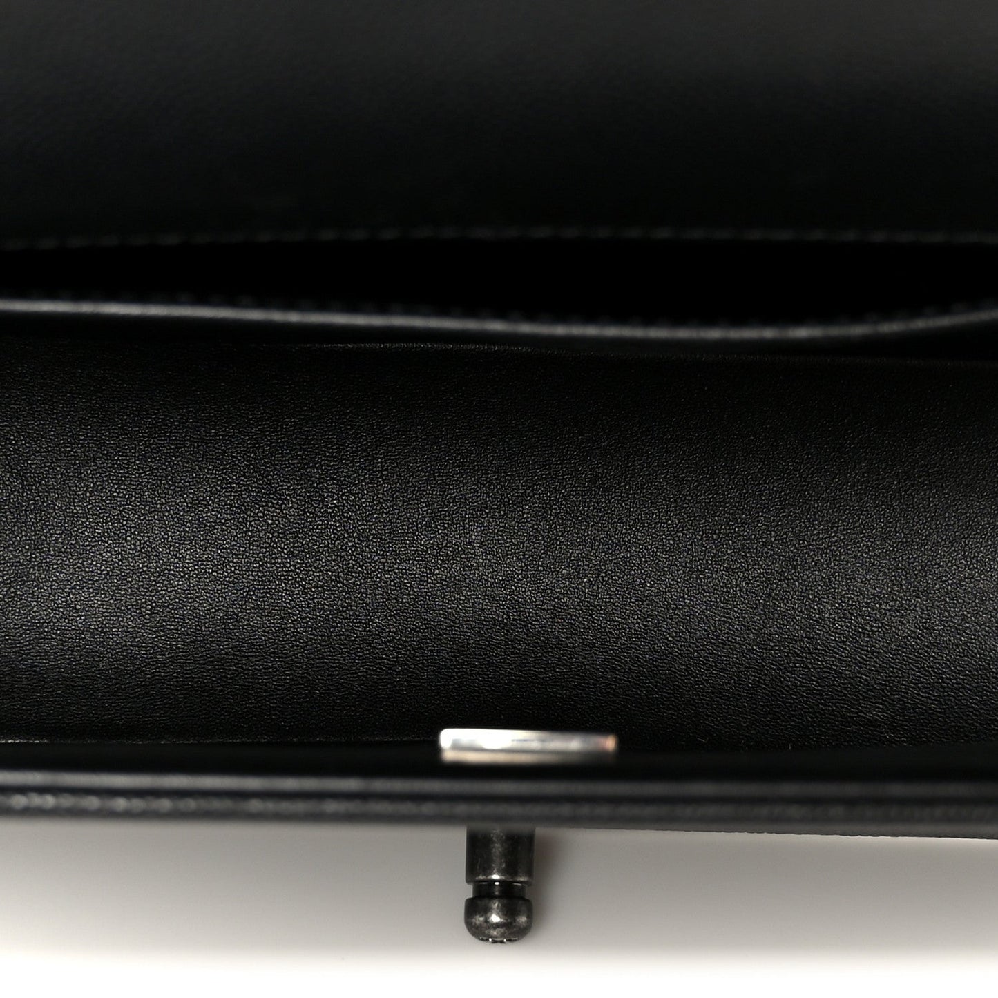 Caviar Quilted Medium Boy Flap Black
