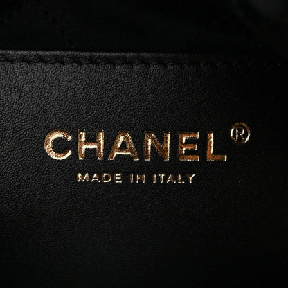 Shiny Calfskin Quilted Pearl CC Chain Mini Chanel 22 Black