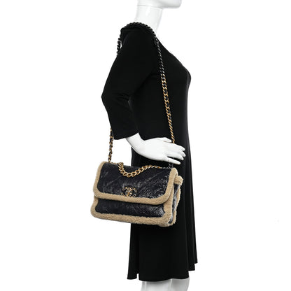 Crumpled Calfskin Shearling Sheepskin Quilted Medium Chanel 19 Flap Navy