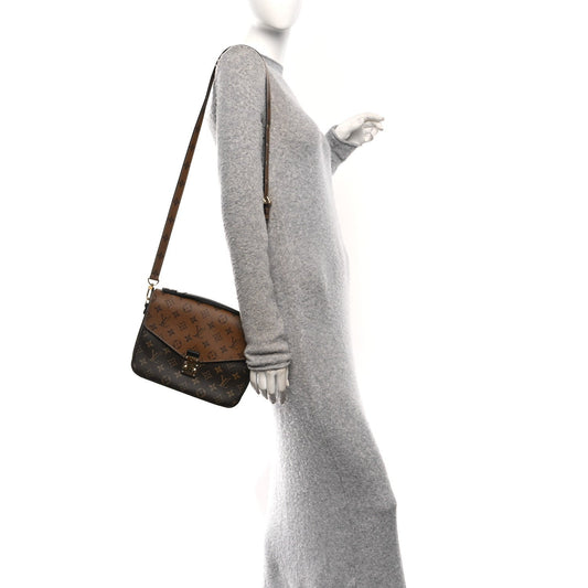 Reverse Monogram Pochette Metis