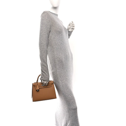 Epsom Kelly Sellier 25 Biscuit