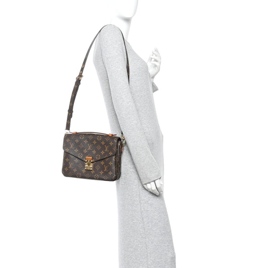 Monogram Pochette Metis